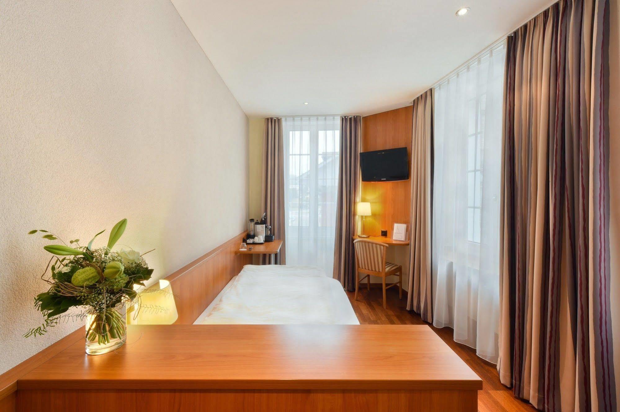Apart Hotel Amadeo Zofingen Exterior foto